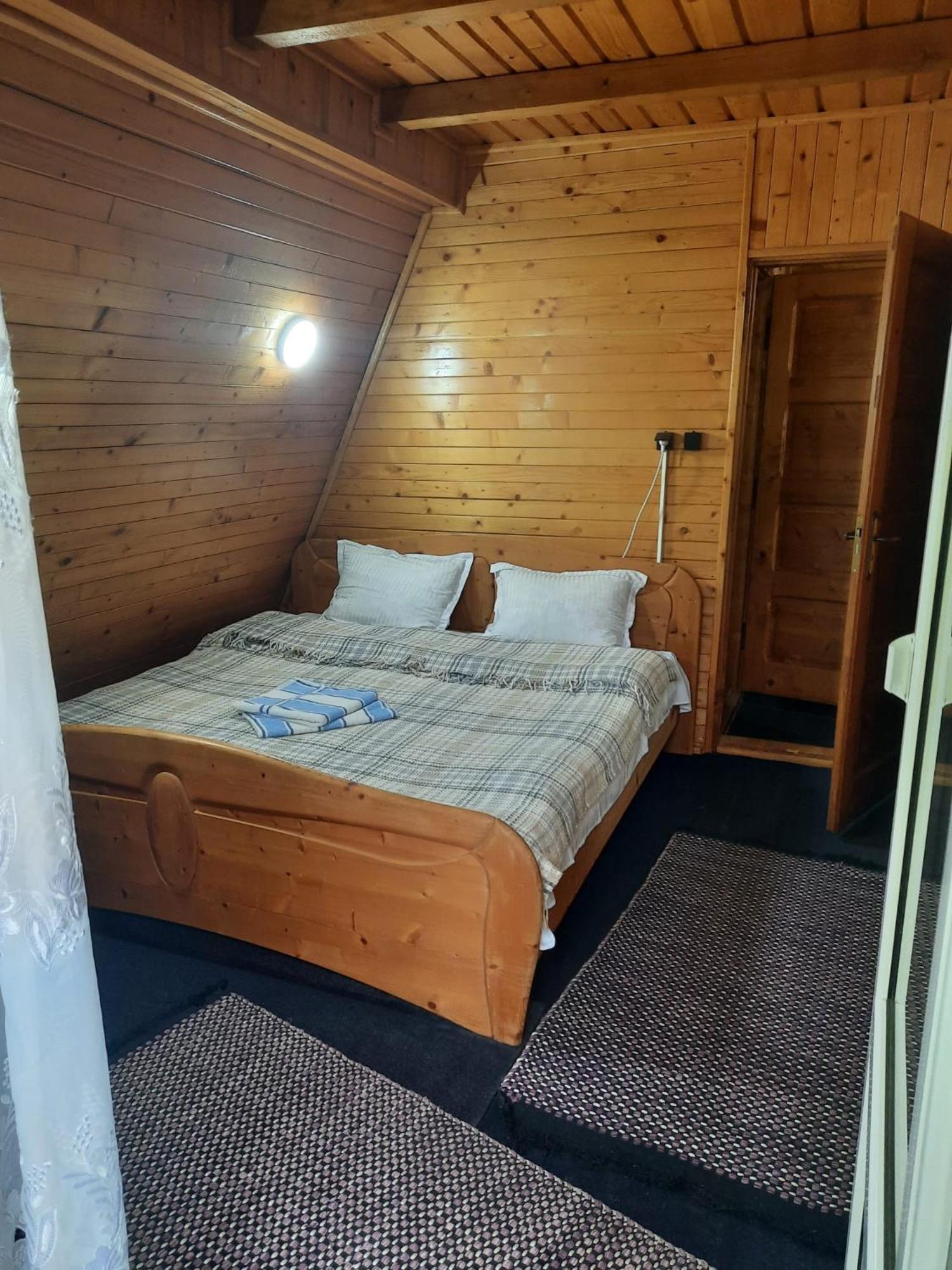 Cabanuta Dan & Alex Vila Cîrţişoara Exterior foto